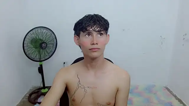 tanjiro cute online show from 03-21-25, 12:51