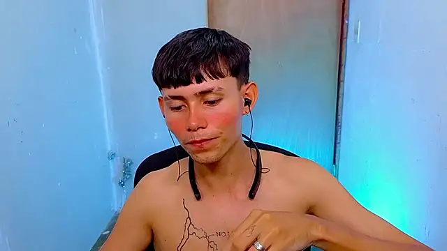 tanjiro cute online show from 02-24-26, 03:40