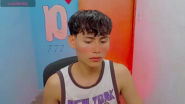 tanjiro cute online show from 05-15-26, 04:54