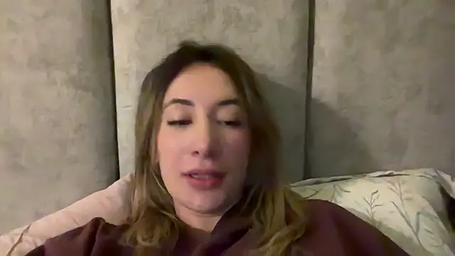 Snapshot of Gabby_cruz_ chatting on 12-04-24, 06:05 Gabby cruz  online show from 12-04-24, 06:05