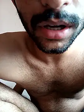 Snapshot of Vignesh3246 chatting on 09-10-25, 07:18 Vignesh3246 online show from 09-10-25, 07:18