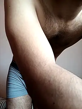 Snapshot of Vignesh3246 chatting on 09-23-25, 04:41 Vignesh3246 online show from 09-23-25, 04:41