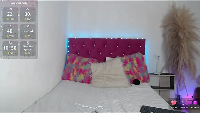 Snapshot of alinakiss chatting on 10-21-25, 07:19 alinakiss online show from 10-21-25, 07:19