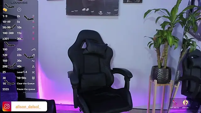 Alisson Wynter online show from 10-06-25, 03:51