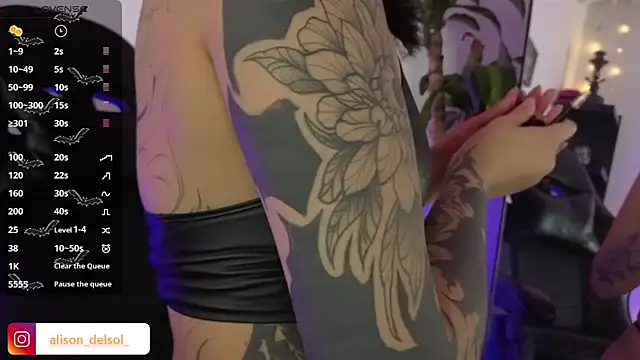 Alisson Wynter online show from 12-19-25, 04:27