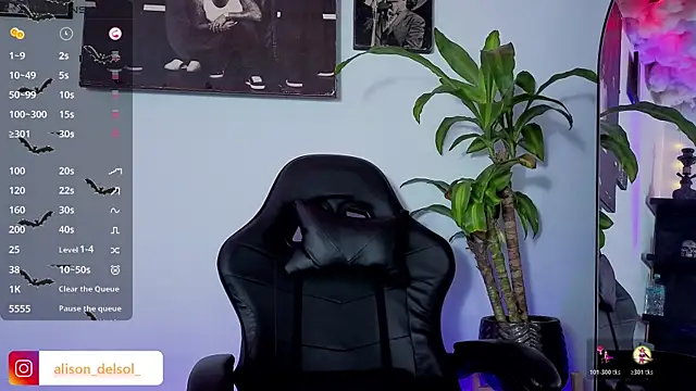 Alisson Wynter online show from 11-05-25, 10:46