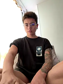 Snapshot of Chriss_gomez2 chatting on 09-28-25, 10:28 Chriss gomez2 online show from 09-28-25, 10:28