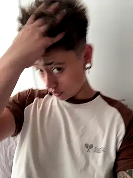 Snapshot of Chriss_gomez2 chatting on 10-05-25, 07:48 Chriss gomez2 online show from 10-05-25, 07:48