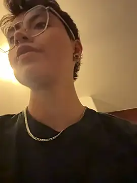 Snapshot of Chriss_gomez2 chatting on 01-11-26, 11:33 Chriss gomez2 online show from 01-11-26, 11:33