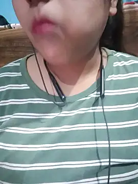 Snapshot of Love-Veronica chatting on 07-17-26, 01:41 Love-Veronica online show from 07-17-26, 01:41