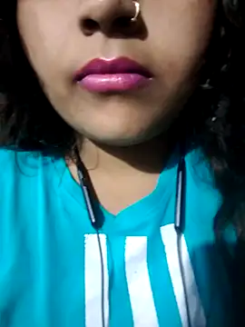 Snapshot of Love-Veronica chatting on 02-10-26, 09:30 Love-Veronica online show from 02-10-26, 09:30