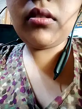 Snapshot of Love-Veronica chatting on 02-08-26, 08:12 Love-Veronica online show from 02-08-26, 08:12