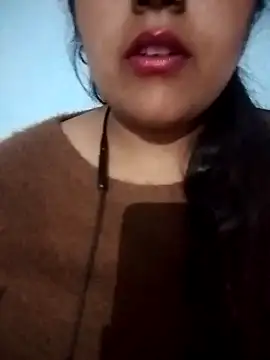 Snapshot of Love-Veronica chatting on 02-12-26, 01:33 Love-Veronica online show from 02-12-26, 01:33