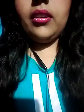 Snapshot of Love-Veronica chatting on 02-11-26, 06:08 Love-Veronica online show from 02-11-26, 06:08