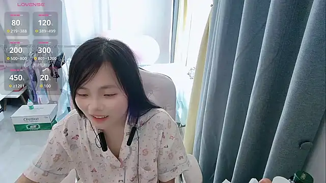 Lena-yyds online show from 10-10-25, 04:24