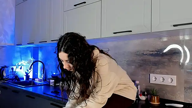 JoanBartram online show from 01-07-25, 02:51