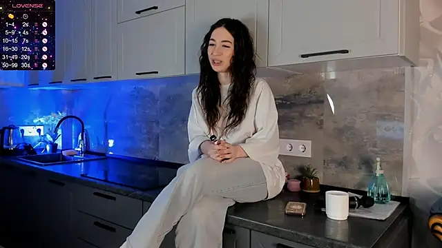 JoanBartram online show from 12-30-24, 05:13