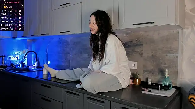 JoanBartram online show from 12-30-24, 08:15