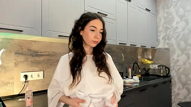 JoanBartram online show from 12-20-24, 04:14