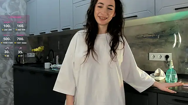 JoanBartram online show from 12-19-24, 07:07