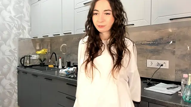 JoanBartram online show from 12-22-24, 03:33