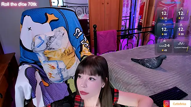 Snapshot of Lust_One_ chatting on 10-18-25, 06:43 Lust One online show from 10-18-25, 06:43