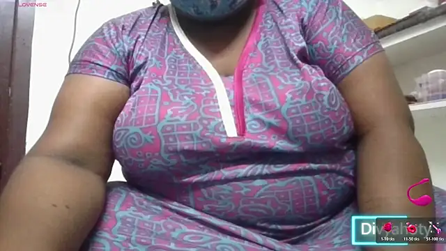Sexy Radhikaa online show from 10-22-25, 08:36