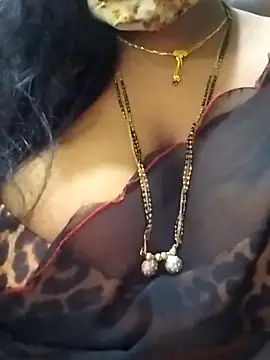 Snapshot of Sexy_Radhikaa chatting on 03-23-26, 11:43 Sexy Radhikaa online show from 03-23-26, 11:43