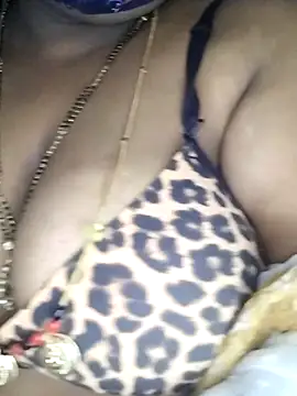 Snapshot of Sexy_Radhikaa chatting on 03-07-26, 07:41 Sexy Radhikaa online show from 03-07-26, 07:41