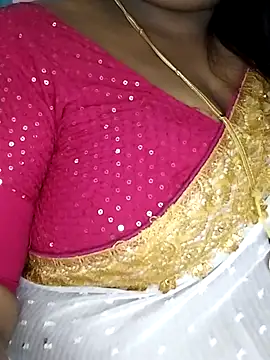 Snapshot of Sexy_Radhikaa chatting on 03-09-26, 05:38 Sexy Radhikaa online show from 03-09-26, 05:38