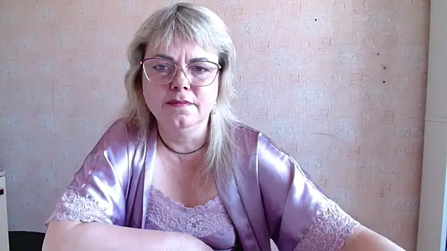 Snapshot of sweetsunset11 chatting on 09-23-25, 05:58 sweetsunset11 online show from 09-23-25, 05:58