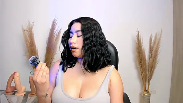 Snapshot of leylaclintonxx chatting on 02-02-25, 10:17 leylaclintonxx online show from 02-02-25, 10:17
