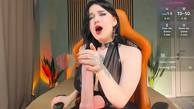 MeganFoxy11 online show from 10-31-25, 10:12