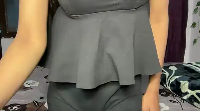 Luv Tiara online show from 12-04-24, 01:03