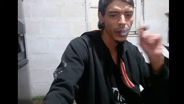 tayler punk noise online show from 02-12-25, 02:14