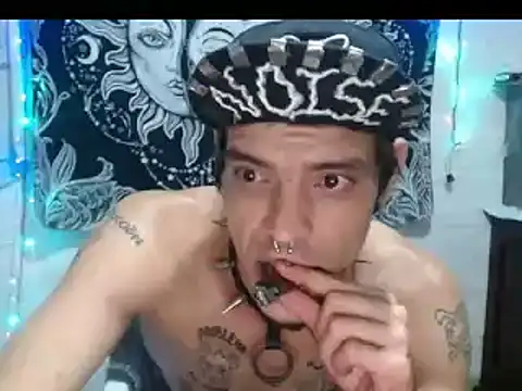 tayler punk noise online show from 12-15-24, 02:08