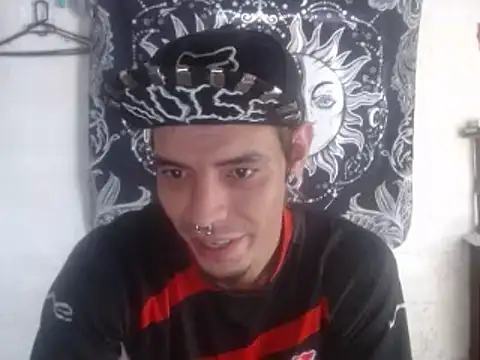 tayler punk noise online show from 12-23-24, 02:39