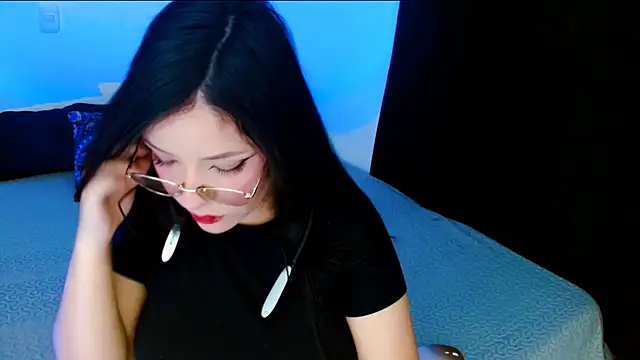 Snapshot of DollCam__ chatting on 10-16-25, 01:36 DollCam online show from 10-16-25, 01:36