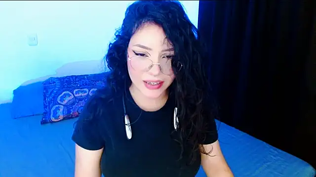 Snapshot of DollCam__ chatting on 10-07-25, 11:17 DollCam online show from 10-07-25, 11:17