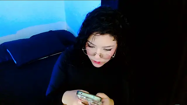 Snapshot of DollCam__ chatting on 09-29-25, 12:17 DollCam online show from 09-29-25, 12:17