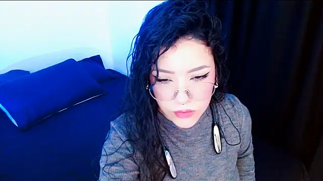 Snapshot of DollCam__ chatting on 09-26-25, 11:22 DollCam online show from 09-26-25, 11:22