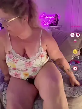 Snapshot of CurvyAnonymousGirl89 chatting on 06-26-26, 03:29 CurvyAnonymousGirl89 online show from 06-26-26, 03:29