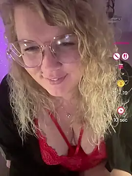 CurvyAnonymousGirl89 online show from 04-26-26, 07:11