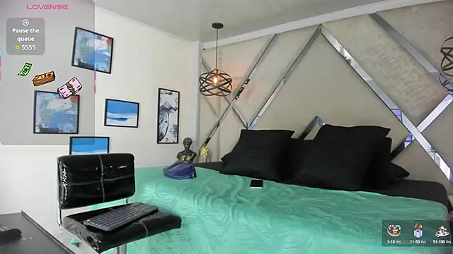 Pandora Rey2 online show from 10-10-25, 01:34