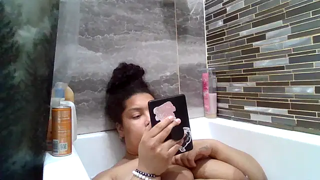 Snapshot of ariadxxx chatting on 12-07-24, 12:36 ariadxxx online show from 12-07-24, 12:36