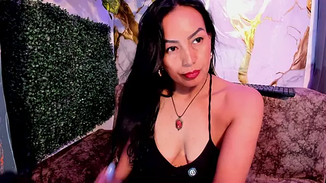 MeleekXXX  online show from 05-05-26, 08:01