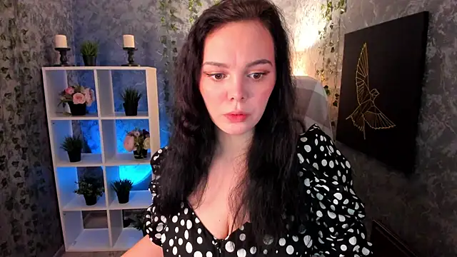 Emma Rolland online show from 02-06-25, 08:45