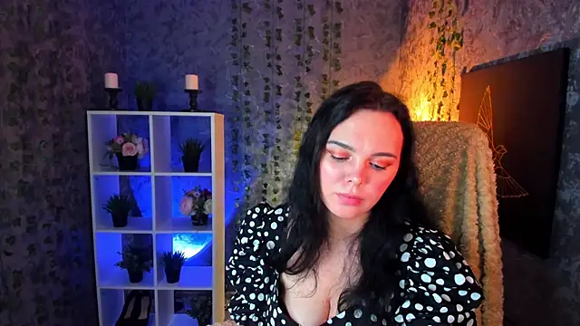 Emma Rolland online show from 01-28-25, 08:15