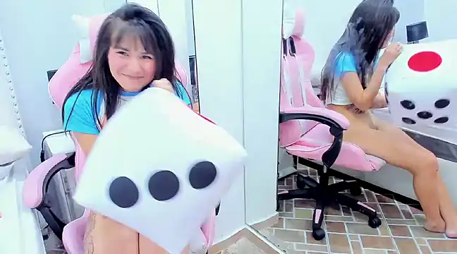 Snapshot of HermioneSmith chatting on 12-08-24, 07:11 HermioneSmith online show from 12-08-24, 07:11