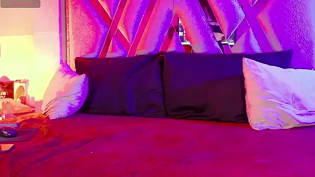 natacha  black  online show from 11-06-25, 10:03